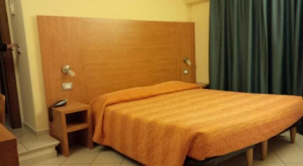Hotel Ala Bianca Ameglia Buitenkant foto