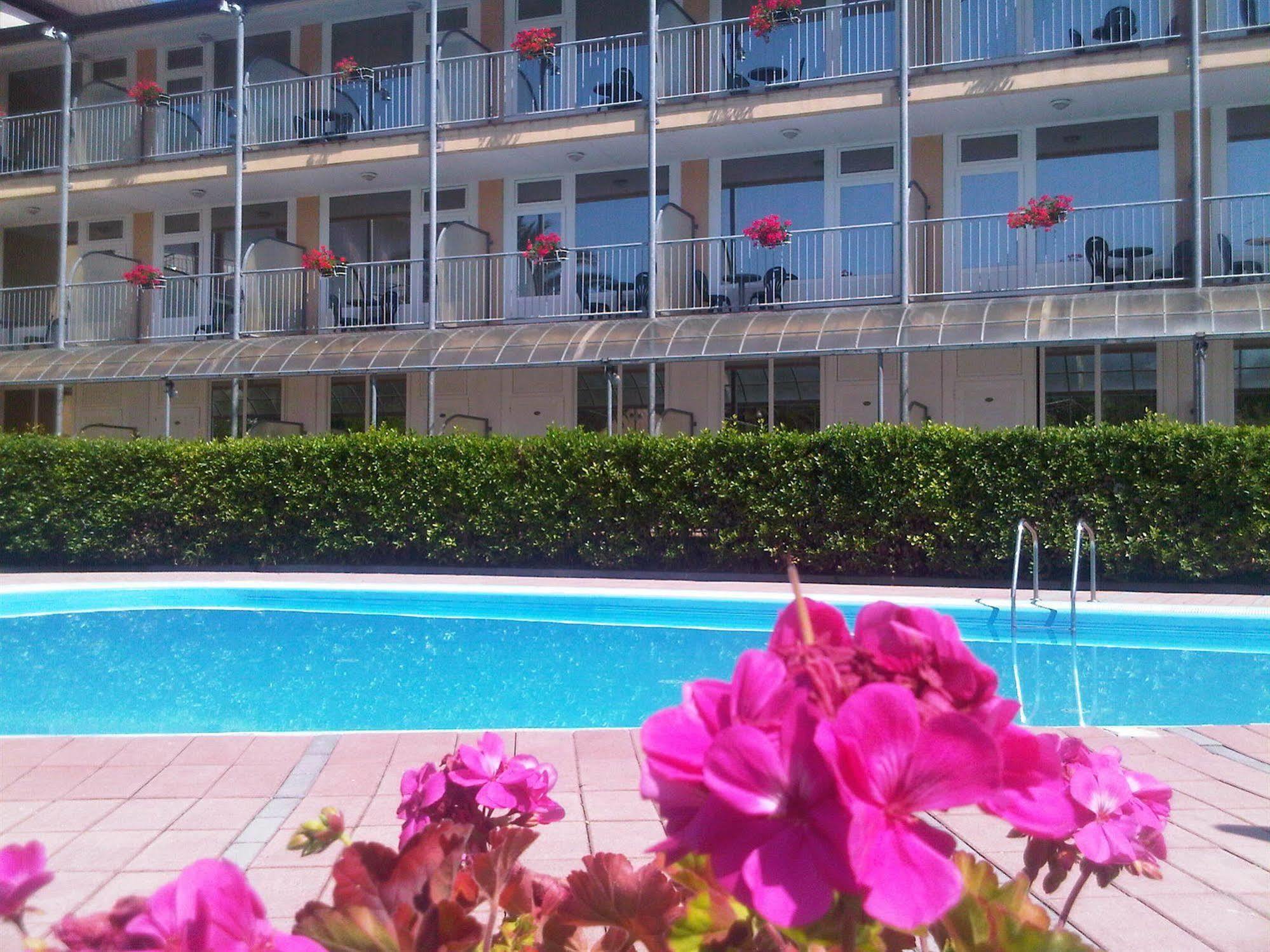 Hotel Ala Bianca Ameglia Buitenkant foto